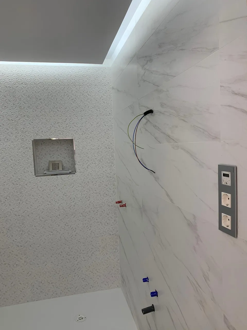 Alicatado en baño y cocina — Reformas y Alta Decoración Málaga
