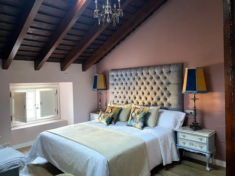 Dormitorio terminado tras reforma integral