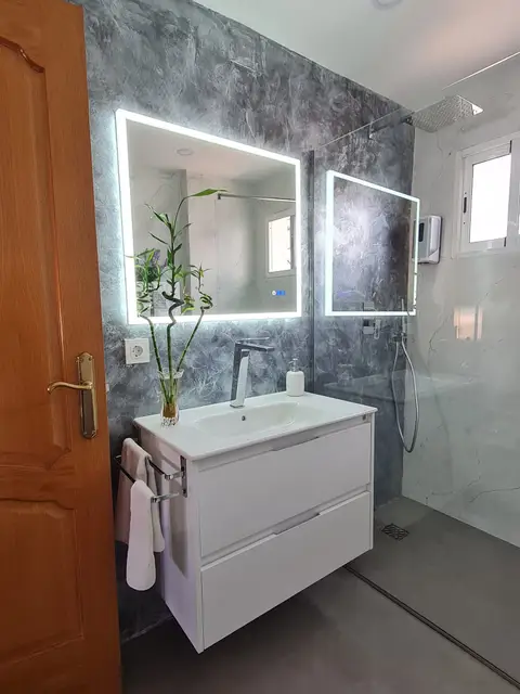 Reforma de baño — ducha y acabados