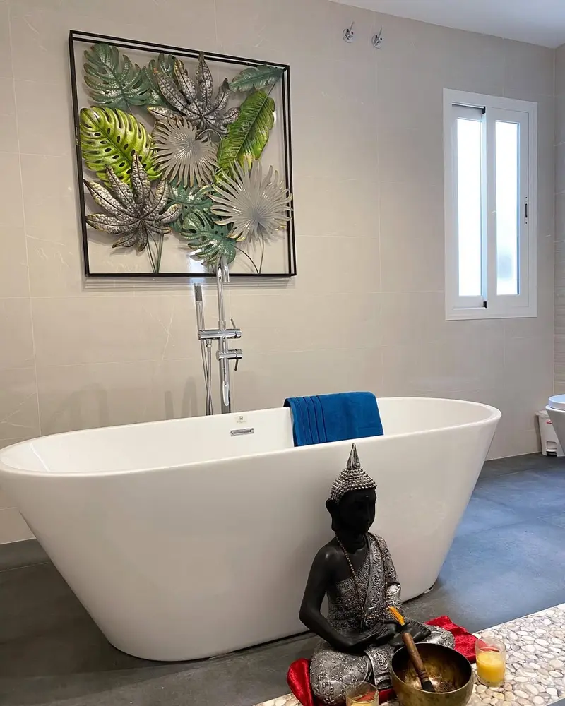 Baño reformado con bañera — proyecto RAD