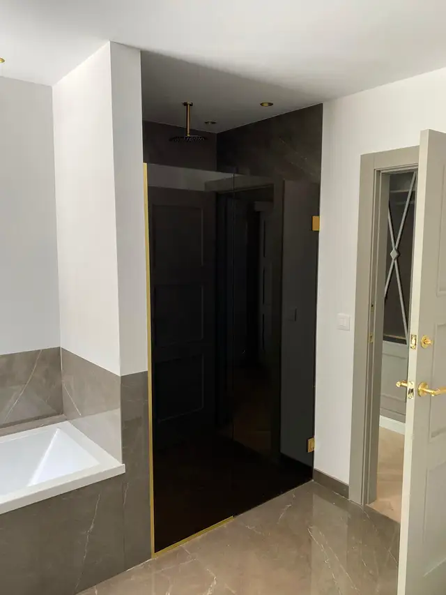 Design bathroom — finish detail