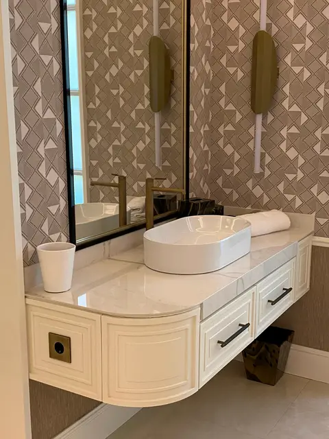 Design and quality bathroom — Reformas y Alta Decoración