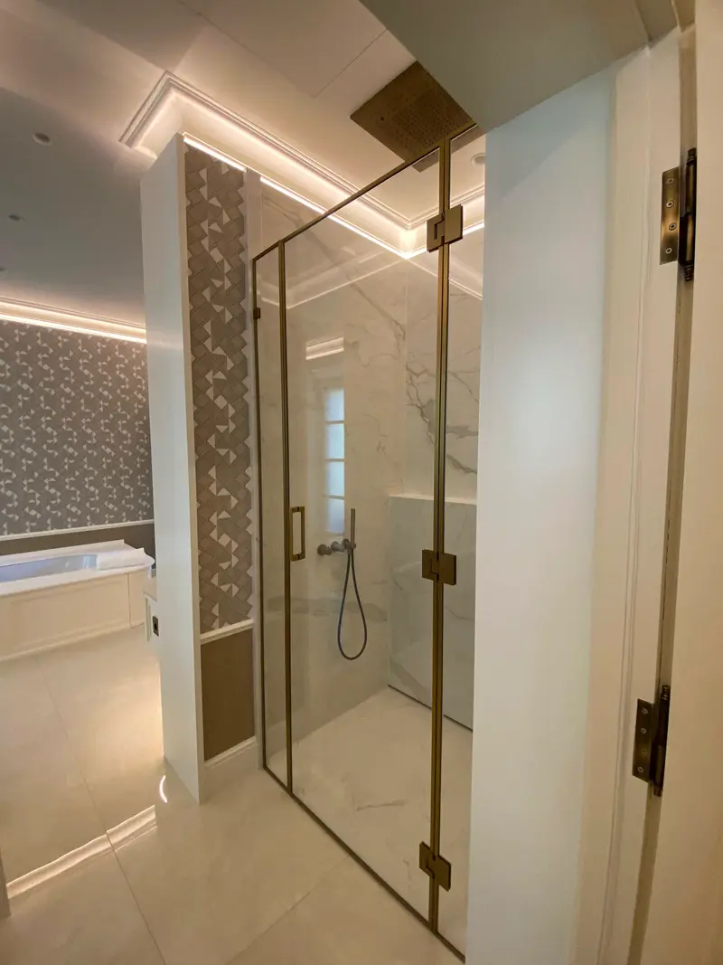 Suelo de baño reformado — RAD Málaga