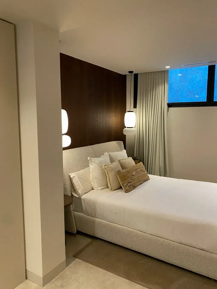 Dormitorio reformado — acabado de lujo