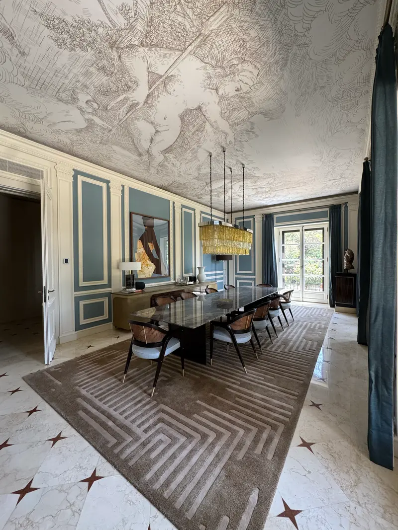 Salón de diseño — acabados premium