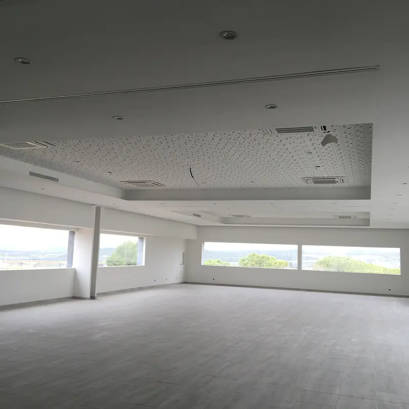 Local comercial — instalaciones y acabados